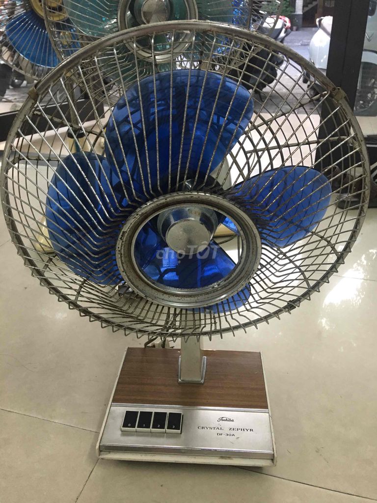 Quạt bàn Toshiba Crystal Zephyr DF-30A. Mua bán Quạt tại Quận Hải Châu Đà Nẵng được đăng bởi Sơn hình 1