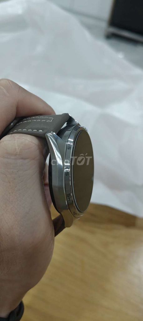 Huawei GT 6 Xám Dây da. Mua bán Thiết bị đeo thông minh tại Quận 12 Tp Hồ Chí Minh được đăng bởi DNV hình 1