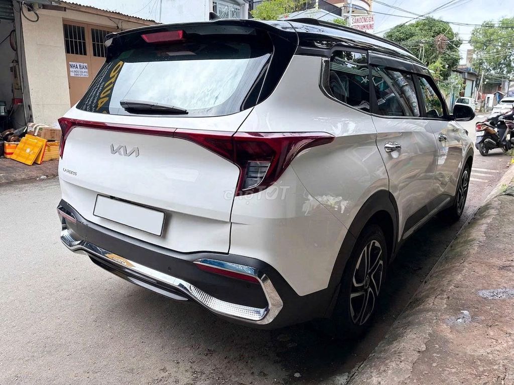 Kia Carens Luxury 2024 Trắng 7 chỗ