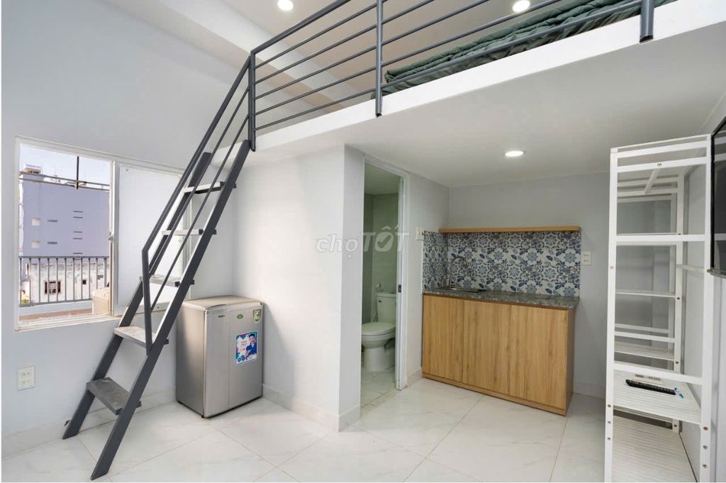 DUPLEX CỬA SỔ - CÁCH NGÃ TƯ HÀNG XANH 500M - GẦN HUTECH, GTVT, KINH TẾ