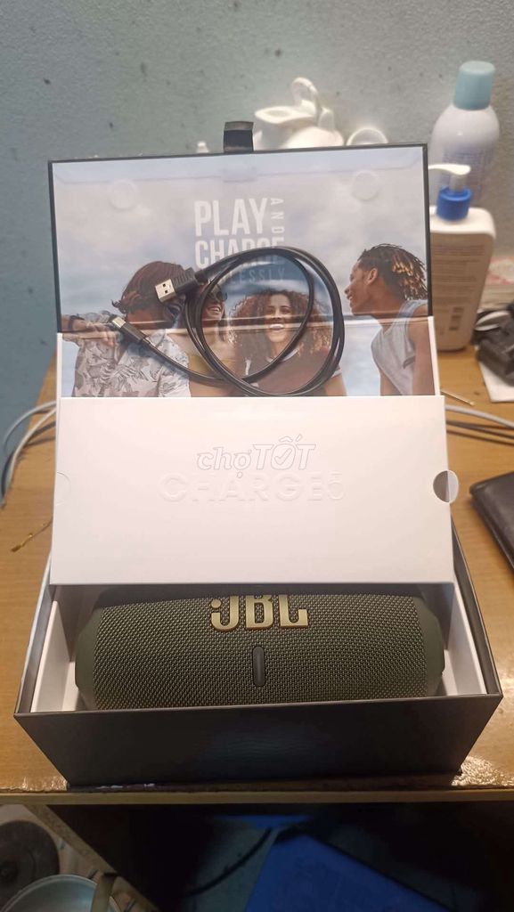 Loa JBL CHARGE 5 để trong hộp k sử dụng. Mua bán Tivi, Âm thanh tại Quận Cầu Giấy Hà Nội được đăng bởi Trucs hình 1