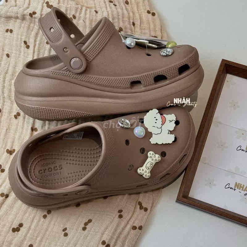 Dép sục Crocs Crush Classic Nâu 39/40 Unisex. Mua bán Giày dép tại Thành phố Thủ Đức Tp Hồ Chí Minh được đăng bởi Hoang Ni  hình 1