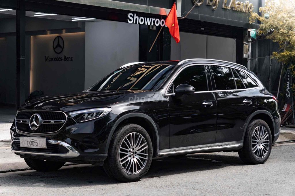 Mercedes GLC200 4matic 2023 17.000km. Mua bán Ô tô tại Quận 7 Tp Hồ Chí Minh được đăng bởi Nguyễn Lê Trung hình 3