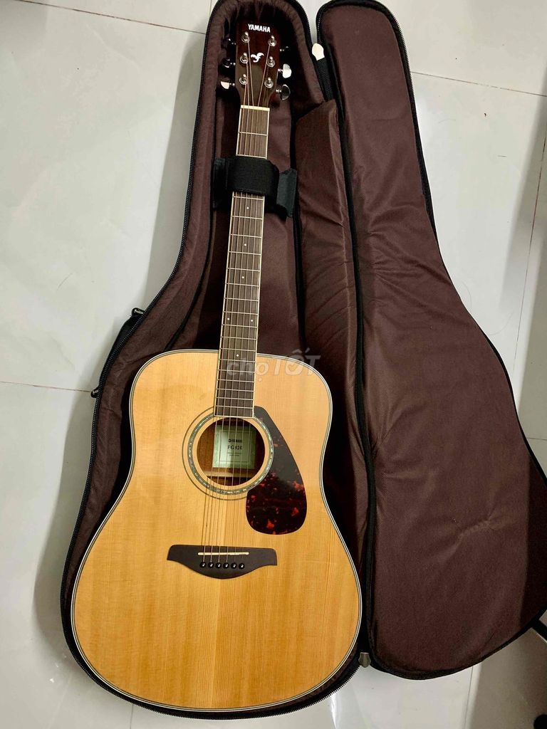 BÁN ĐÀN GUITAR YAMAHA FG820 TẠI TPHCM