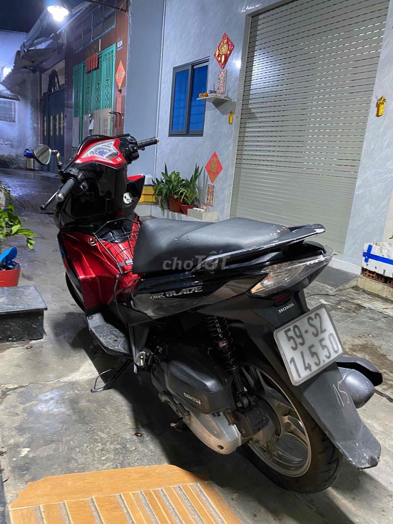 Honda Air Blade 2024 Красно-черный, госномера Хошимина, оформление на владельца