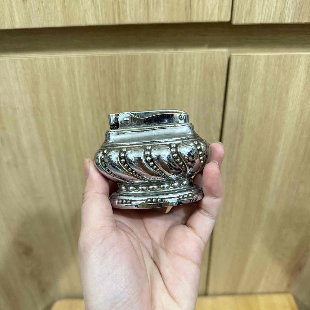 Bật lửa bàn .  Chưa lên tia. Mua bán Đồ sưu tầm, đồ cổ tại Thành phố Trà Vinh Trà Vinh được đăng bởi Nguyên Nguyên hình 1