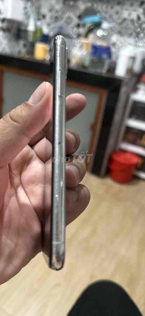 iPhone XS Bạc. Mua bán Điện thoại tại Quận 10 Tp Hồ Chí Minh được đăng bởi VTT hình 1