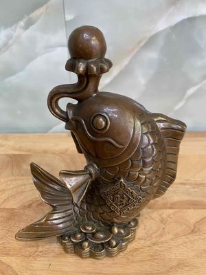 tượng cá chép nhả Ngọc phong thủy bằng đồng đúc
