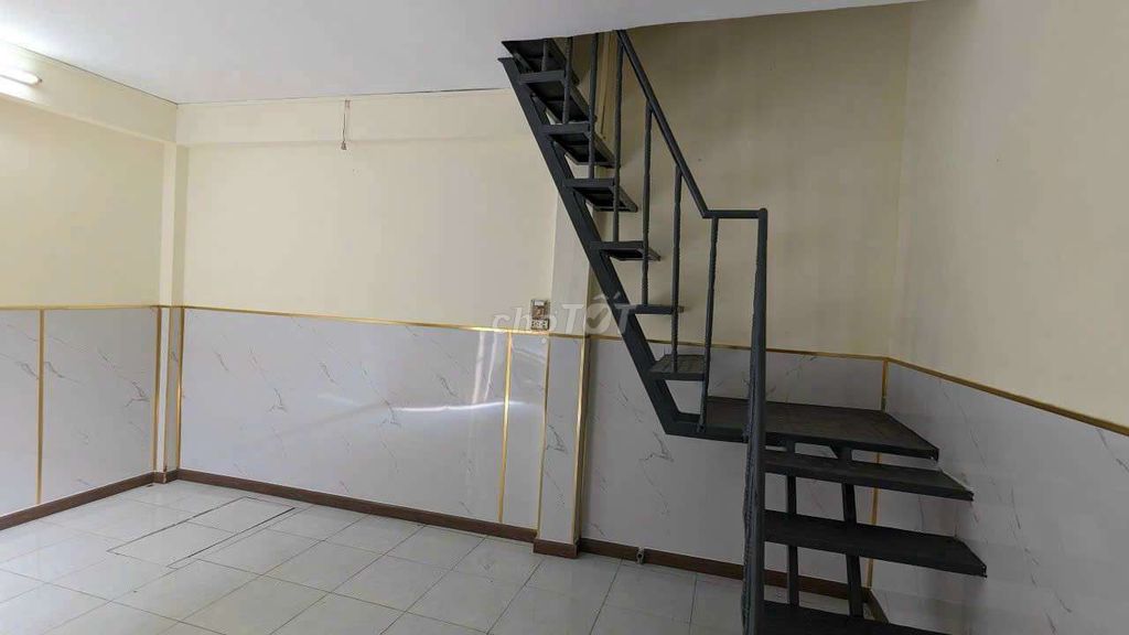 Nhà Thống Nhất p16 dt 6x4m 1 lầu đúc suốt