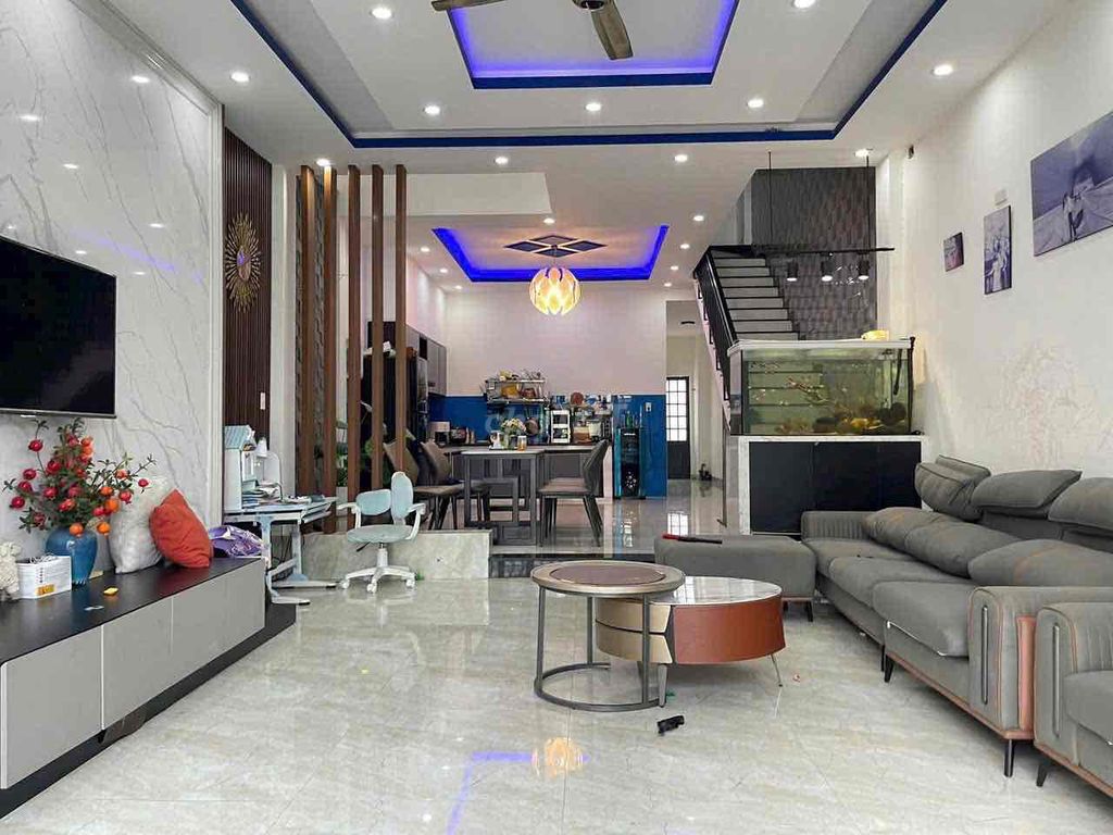 Nhà đường  10m5  sát TRẦN NAM TRUNG, - Hoà Xuân, Đà nẵng. Thông ra Tru