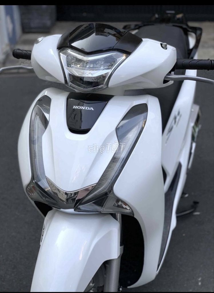 Хонда SH 150i белая