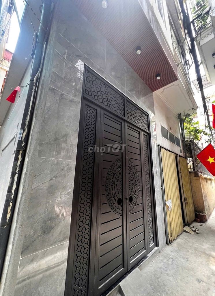 Nhà Lô Góc Thanh Xuân, Gần Ngã Tư Sở, 6.2 Tỷ