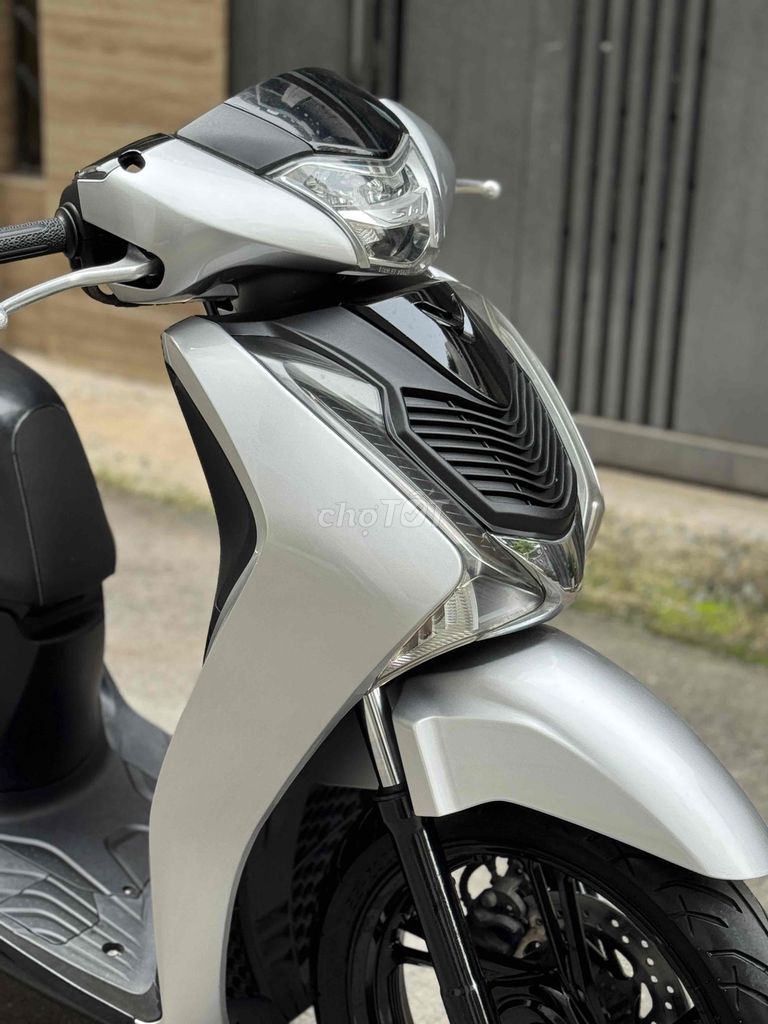 honda sh 125i màu bạc xe đẹp keng bstp 9 chủ. Mua bán Xe máy tại Quận Gò Vấp Tp Hồ Chí Minh được đăng bởi CHXM 86 chuyên bán xe trả góp hình 6