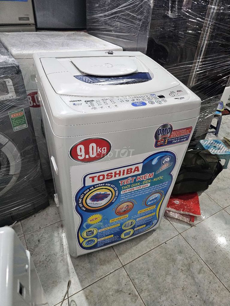 Máy giặt toshiba 8kg còn mới. Bảo hành 3 tháng