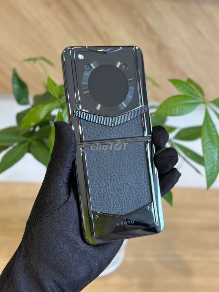 Vertu Ironflip Tuyệt tác điện thoại gập. Mua bán Điện thoại tại Huyện Quốc Oai Hà Nội được đăng bởi Rồng Luxury hình 1