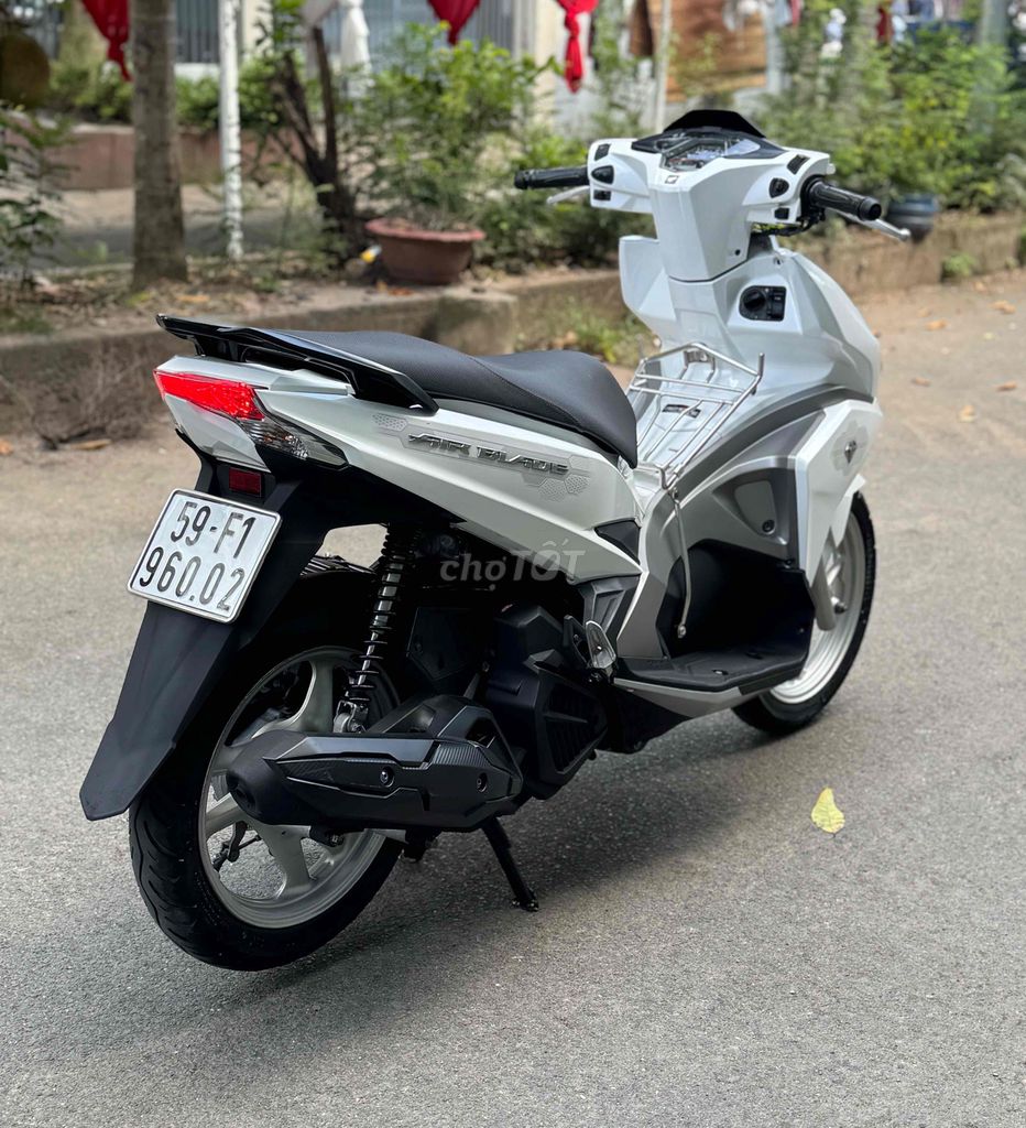 Honda Air Blade 125 moden 2018 Trắng khoá smkey. Mua bán Xe máy tại Quận Gò Vấp Tp Hồ Chí Minh được đăng bởi CHXM 86 chuyên bán xe trả góp hình 6