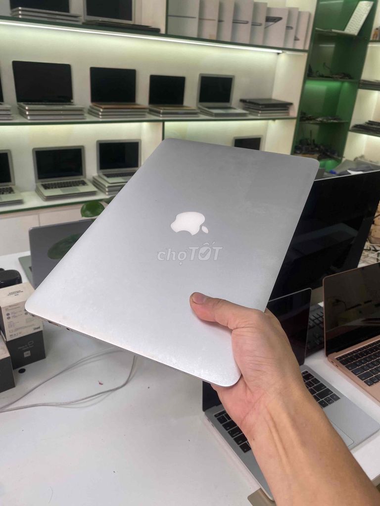 Macbook air 2017 i7 2.2ghz ram 8 ssd 128 màn 13inh. Mua bán Laptop tại Quận Hoàng Mai Hà Nội được đăng bởi Mac98 hình 5