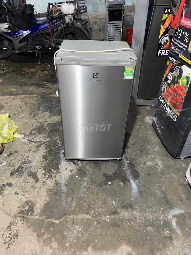 Tủ lạnh mini Electrolux Bạc Nguyên zin. Mua bán Tủ lạnh tại Thành phố Thủ Đức Tp Hồ Chí Minh được đăng bởi phan son hình 1