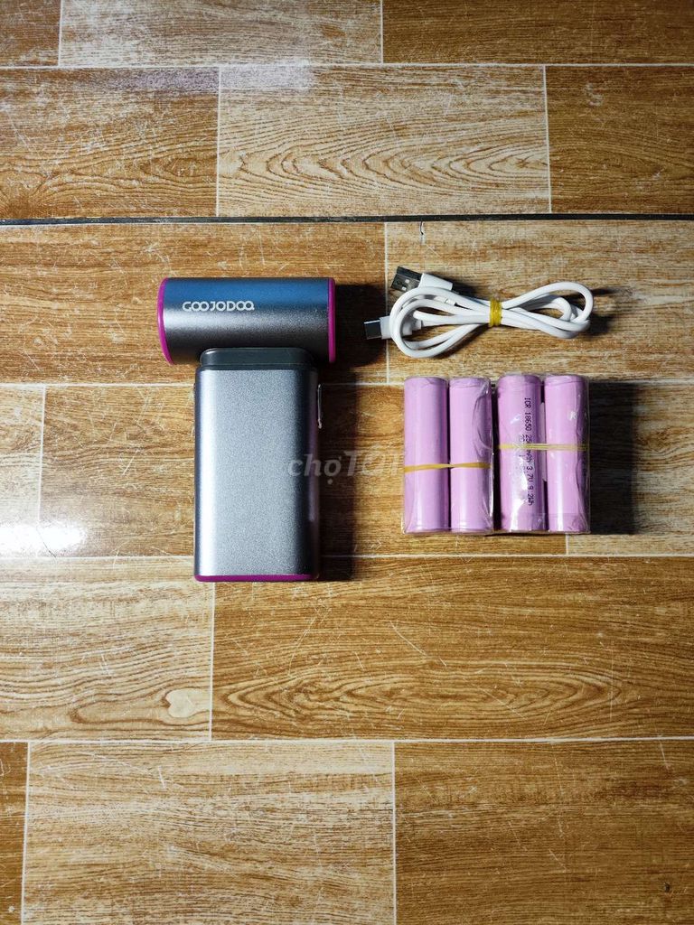 Quạt mini Goojodoog GFS009 Xám Hồng. Mua bán Quạt tại Thành phố Thủ Dầu Một Bình Dương được đăng bởi Trần Tuấn Anh hình 1