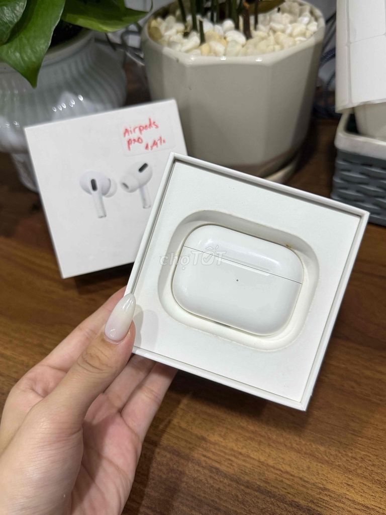 Apple AirPods Pro Trắng Đã sử dụng. Mua bán Tivi, Âm thanh tại Huyện Hóc Môn Tp Hồ Chí Minh được đăng bởi Luân Hoài hình 1
