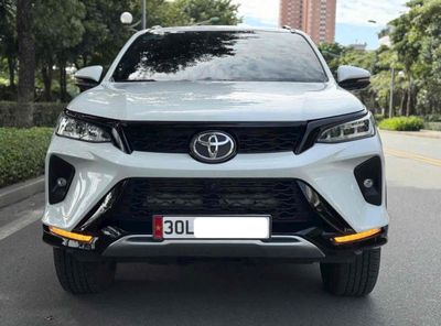 Toyota Fortuner 2024 (full dầu) lăn bánh 1vạn km. Mua bán Ô tô tại Quận Cầu Giấy Hà Nội được đăng bởi TRUNG HIẾU AUTO hình 1