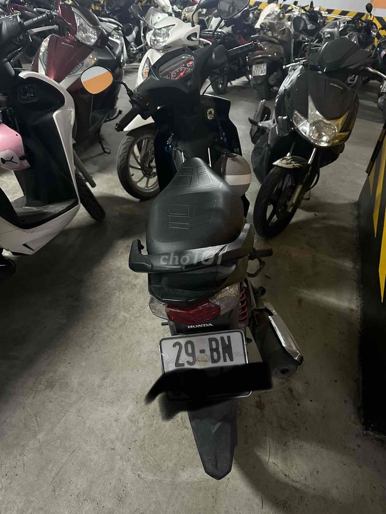 Honda Blade 2024 110cc Đen Xanh. Mua bán Xe máy tại Quận Thanh Xuân Hà Nội được đăng bởi Nguyễn Khánh Ngọc hình 2