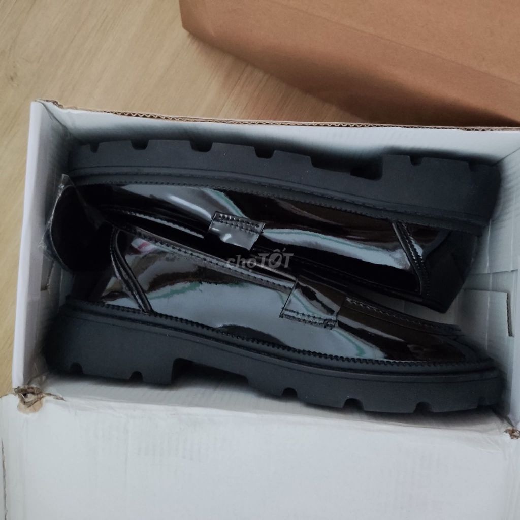 Giày lười Nữ Da bóng Đen mới 99% size 41-42. Mua bán Giày dép tại Thành phố Thủ Đức Tp Hồ Chí Minh được đăng bởi Hiếu Thuận hình 1
