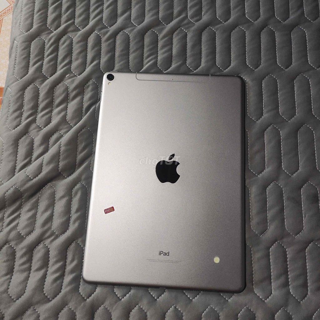 iPad Pro 10.5 inch 64GB 3G/4G Nhật Bản Quốc tế