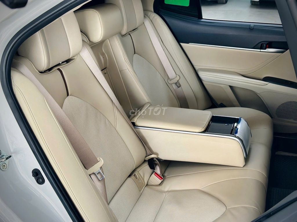 Toyota Camry 2.5Q 2023 - 50000 km. Mua bán Ô tô tại Quận Gò Vấp Tp Hồ Chí Minh được đăng bởi Kim Ngân Xe Lướt hình 8
