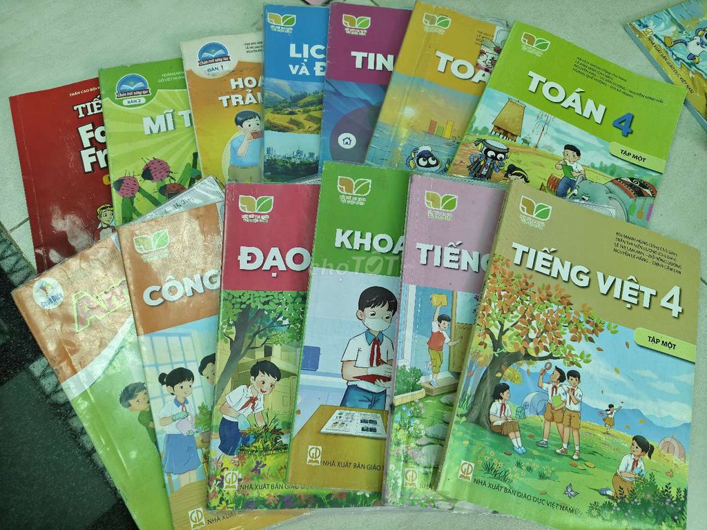 Sách Giáo dục Lớp 4, Lớp 5 Nhà xuất bản Giáo dục. Mua bán Sách tại Thành phố Dĩ An Bình Dương được đăng bởi HoThy hình 1