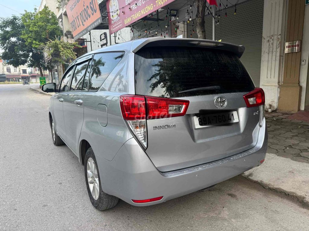 Toyota Innova 2016 2.0E - 900000 km. Mua bán Ô tô tại Huyện Khoái Châu Hưng Yên được đăng bởi Nguyễn Thanh Tùng hình 2