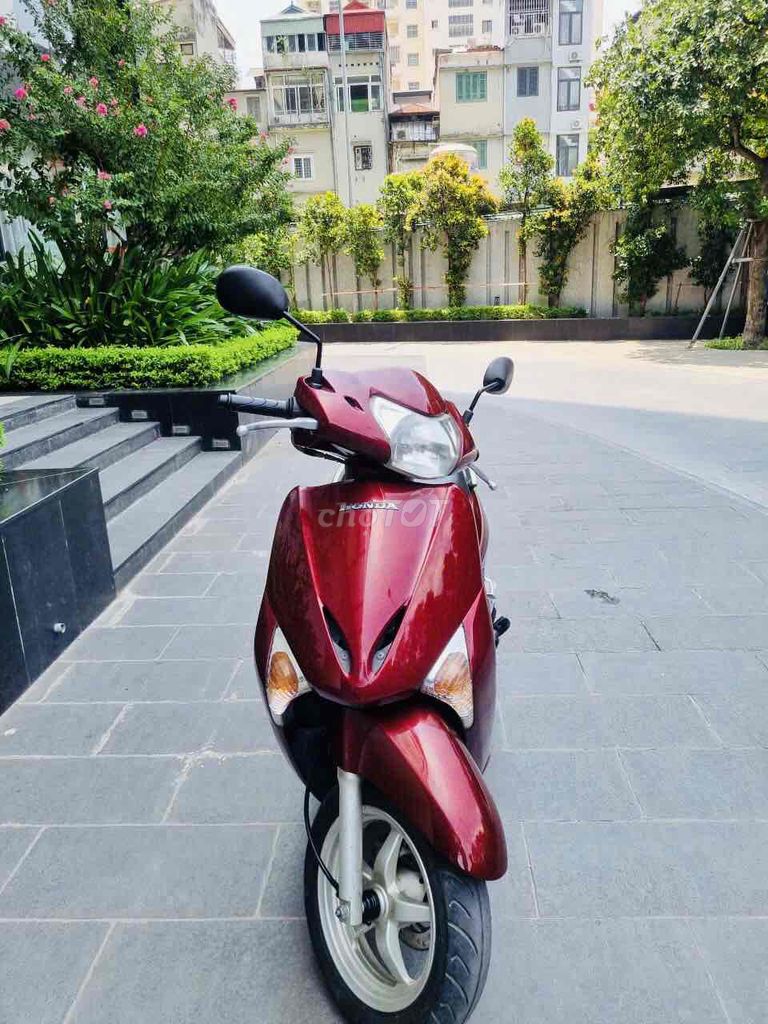 Honda Lead 110, бордовый, один владелец с момента покупки