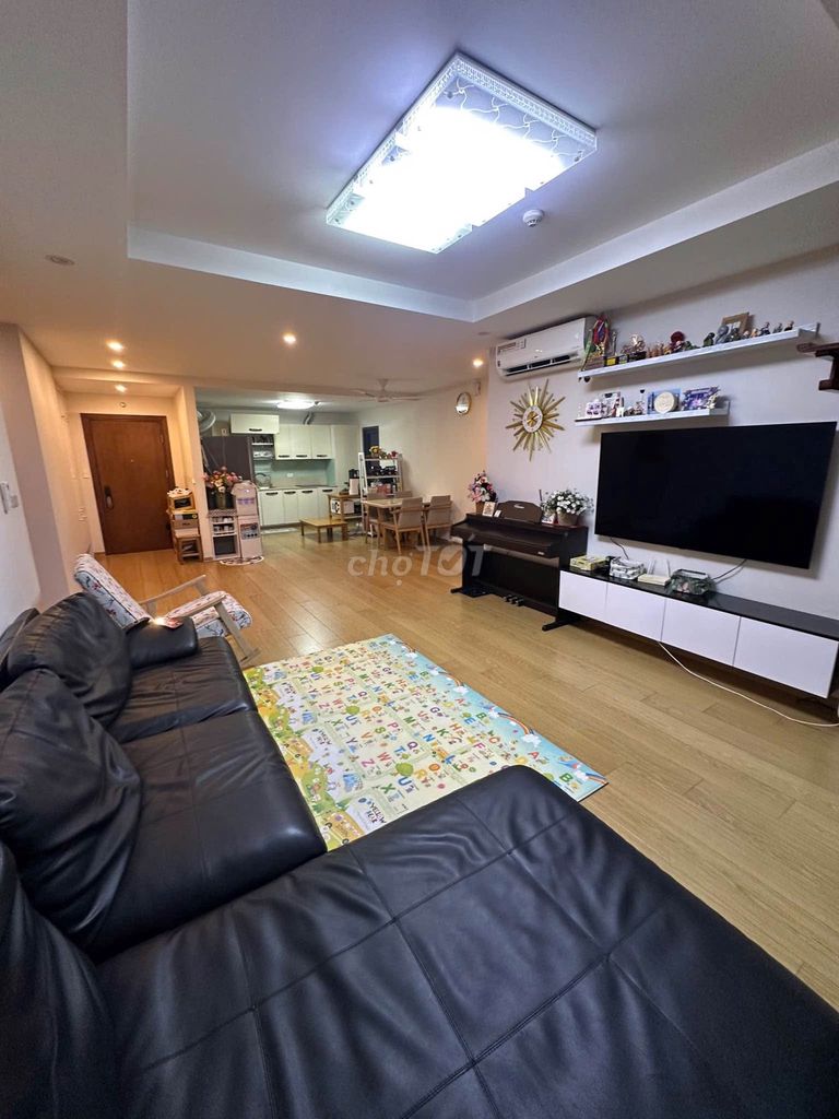 Квартира Goldmark City, 3 спальни, 130 м²