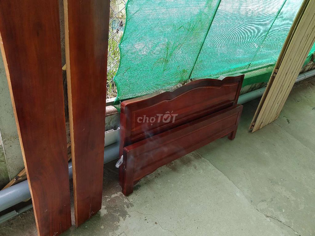 Thanh lý giường gỗ 1m2*2m