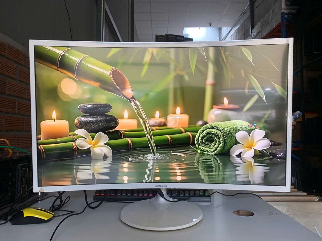 Samsung C32F391FW 32 inch cong Full HD Trắng 2020. Mua bán Phụ kiện (Màn hình, Chuột...) tại Thành phố Thủ Đức Tp Hồ Chí Minh được đăng bởi Lê Cương hình 1