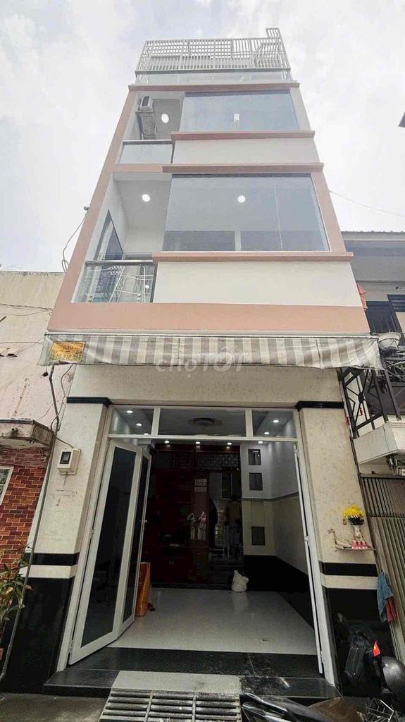 4Tầng ngay Công Viên Bông Sao 3Phòng Ngủ sổ Hồng Riêng