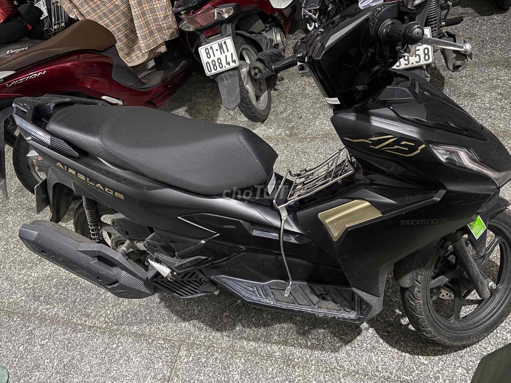 Honda AirBlade 125 4val 2025 Đen nhám odo 13k4
