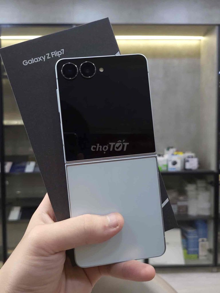 Samsung Galaxy Z Flip7 512GB Mint Like New CBH 99%. Mua bán Điện thoại tại Quận 8 Tp Hồ Chí Minh được đăng bởi TRƯỜNG MOBILE  hình 1