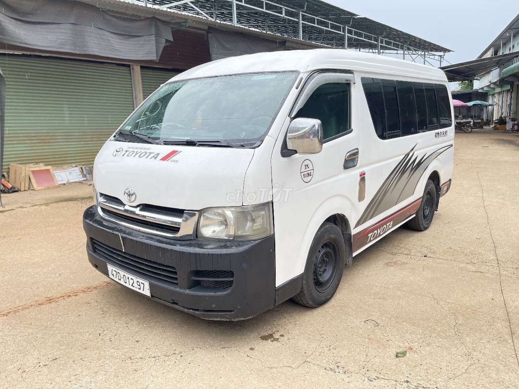 Toyota Hiace 2007 photo 2