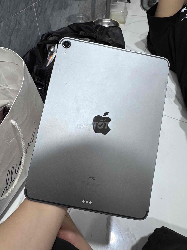 Cần bán pro 2018 4G 256gb hư màn full cn. Mua bán Máy tính bảng tại Quận 6 Tp Hồ Chí Minh được đăng bởi Lê Nguyên hình 1