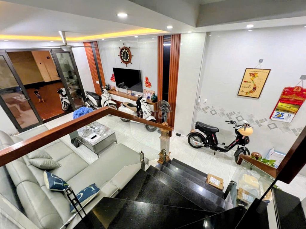 Chính chủ bán nhà Phố Thiên Lôi, 3 ô tô tránh, 3 mặt ngõ, 47m2, 4 tầng