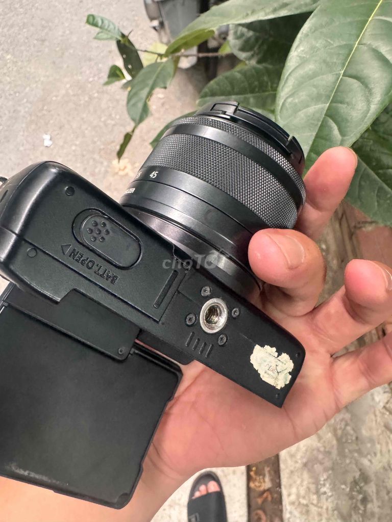 Máy Ảnh Canon M10