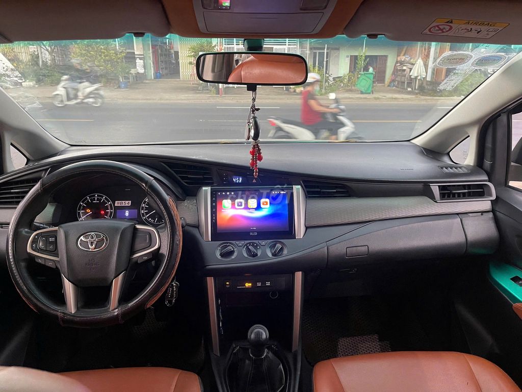 Toyota Innova 2017 2.0E chất gia đình.. Mua bán Ô tô tại Huyện Tân Phú Đồng Nai được đăng bởi Salon AUTO THÀNH TRUNG Đồng Nai hình 12