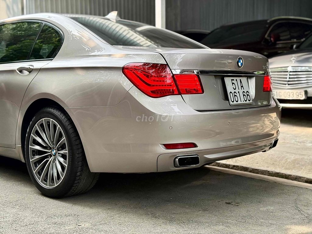 BMW 7 Series 2009 F02 new model dkld 2011. Mua bán Ô tô tại Quận Tân Phú Tp Hồ Chí Minh được đăng bởi Lê Băng Vinh hình 7