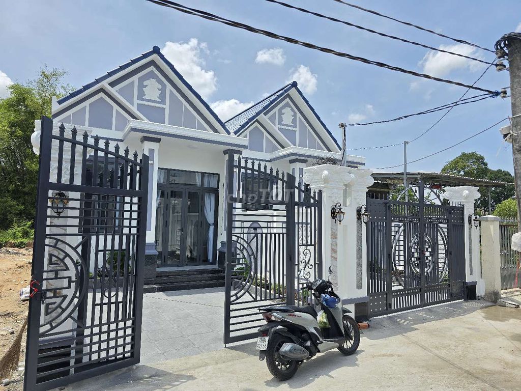 NHÀ MỚI 100% PHÚ HƯNG SÁT BÊN VÒNG XOAY P HƯNG. Mua bán Nhà ở tại Thành phố Bến Tre Bến Tre được đăng bởi Huỳnh Anh hình 2