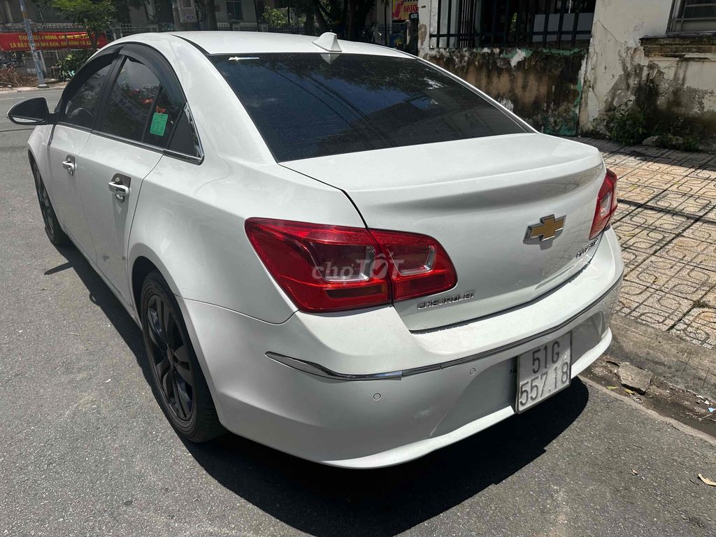 Chevrolet Cruze Trắng Tự động 2017