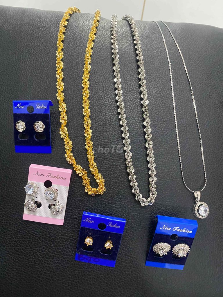 Trang sức Kim loại Vàng Bạc Nữ. Mua bán Phụ kiện thời trang khác tại Thành phố Bến Tre Bến Tre được đăng bởi Trang hình 1