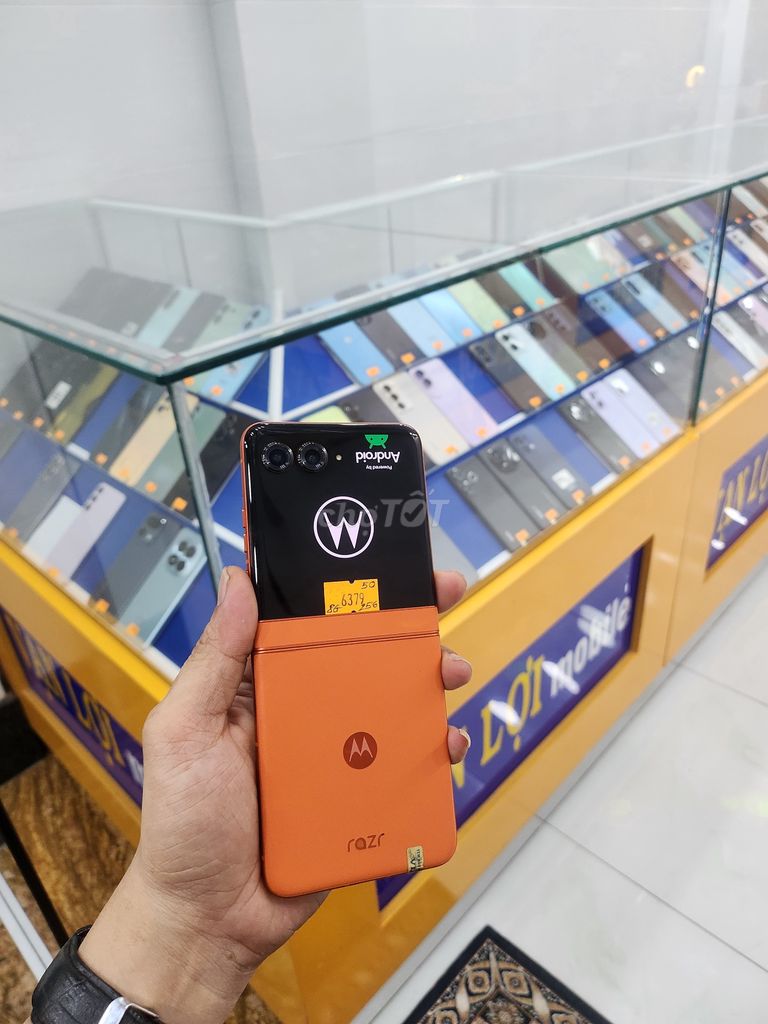 Motorola Razr 50 (8GB/256GB). Mua bán Điện thoại tại Thành phố Bến Tre Bến Tre được đăng bởi VanLoi Mobile hình 1