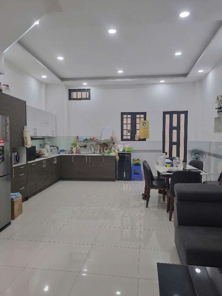 Редкий дом 5x15, 3 этажа, ул. Трюонг Чинь, Тхань Фу