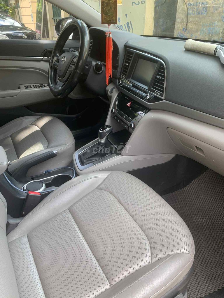 Cần bán xe huynhdai elantra 2017  at. Mua bán Ô tô tại Thành phố Thanh Hóa Thanh Hóa được đăng bởi levan hình 2